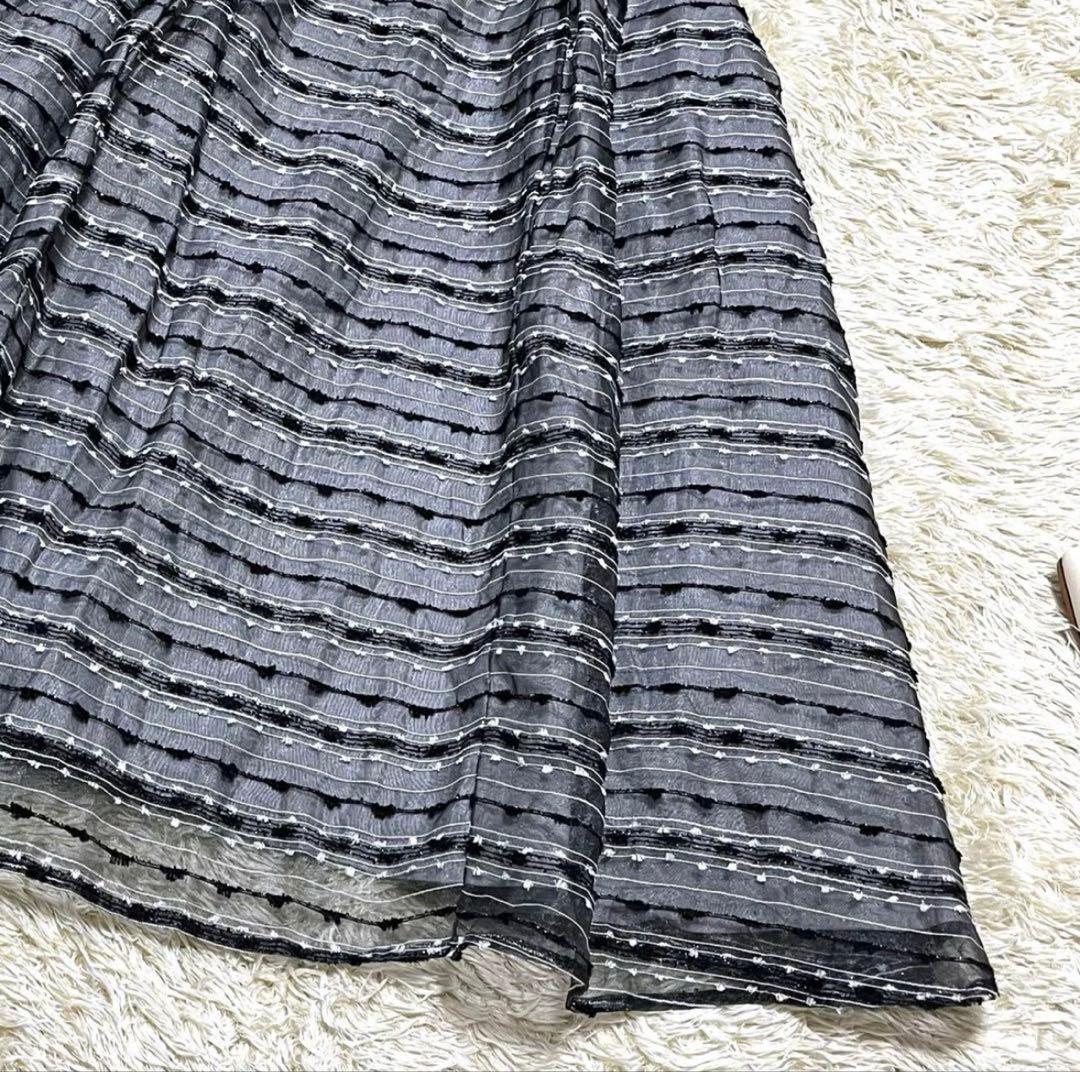 【極美品】トッカ フレアノースリーブワンピース FLAG 刺繍 グレー 2