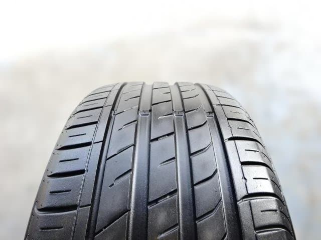 8.5分山ネクセンN’FERA SU1 245/40R18 97Y XL中古4本