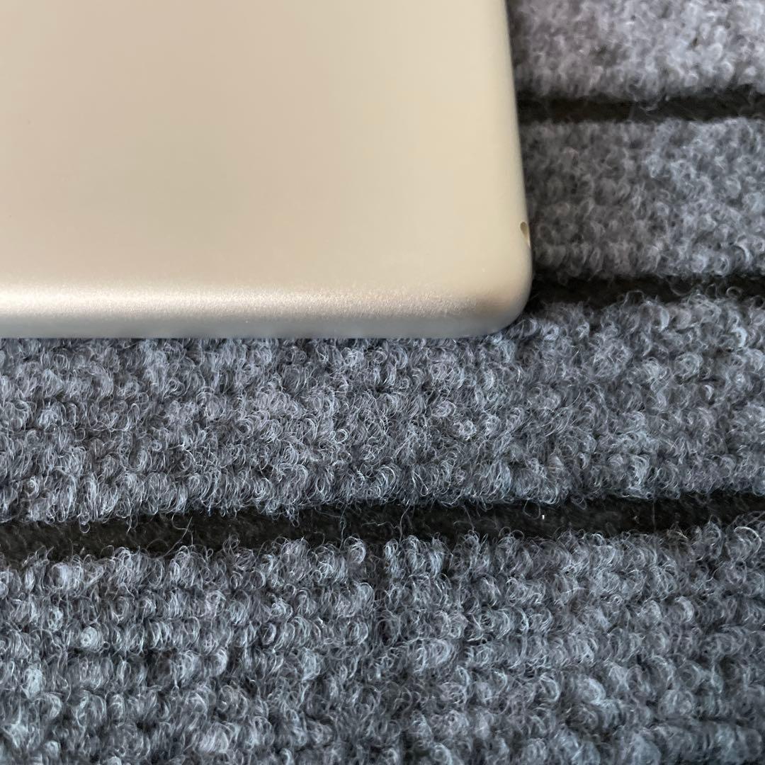 40 iPad 6世代 128GB Wi-Fi シルバー