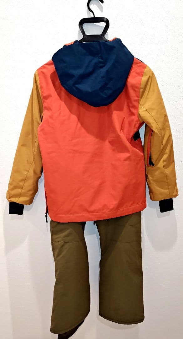 Quiksilver キッズ　スノーボードウェア　上下セット　130cm