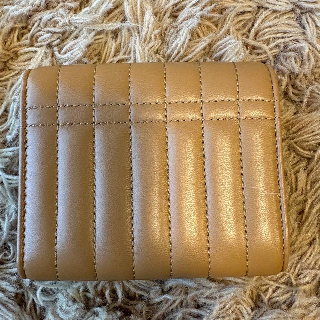 【未使用】バーバリー 三つ折り財布 TBロゴ 小銭入れあり ベージュ レディース