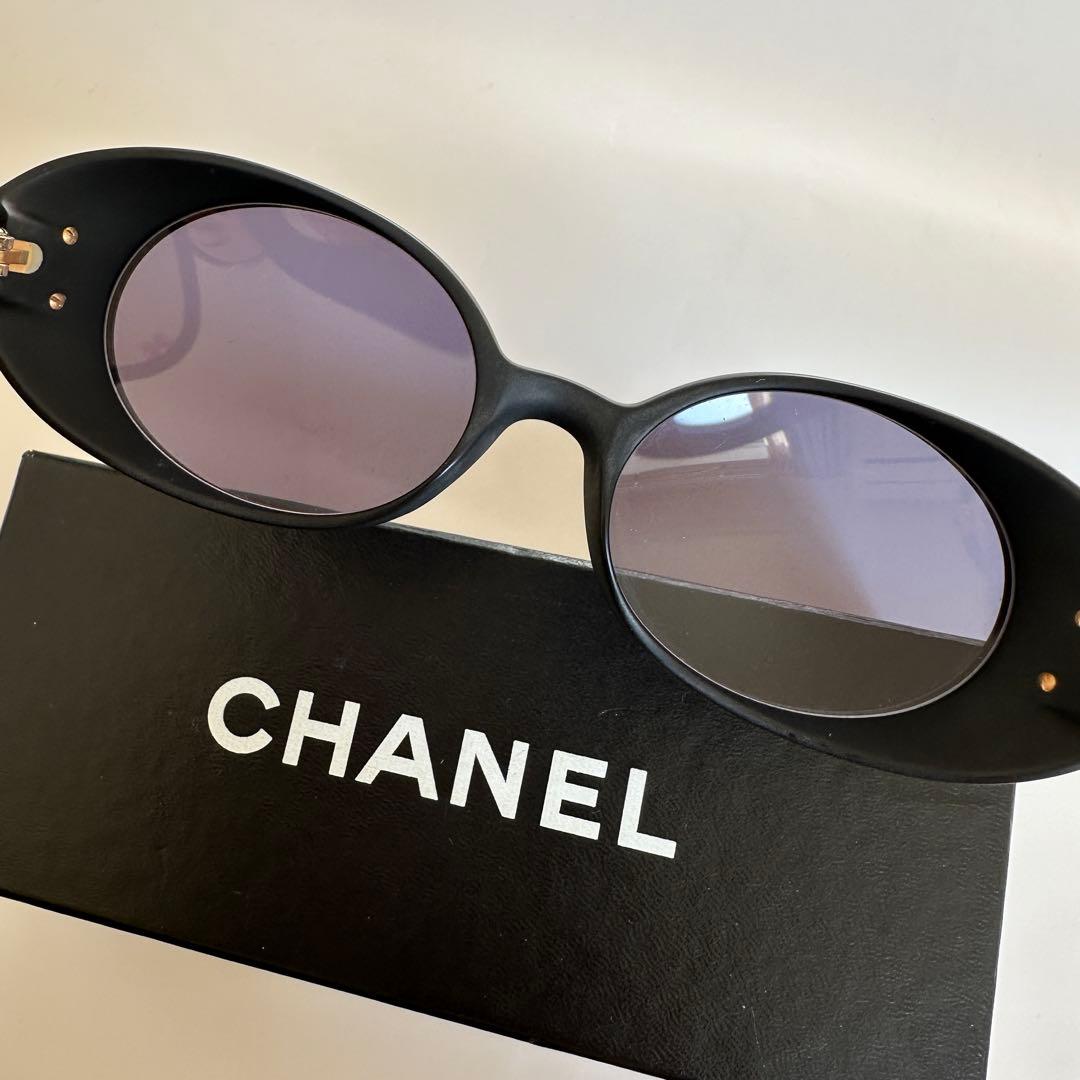 ヴィンテージCHANEL サングラス　ココマーク サイドロゴ　箱付き 05976