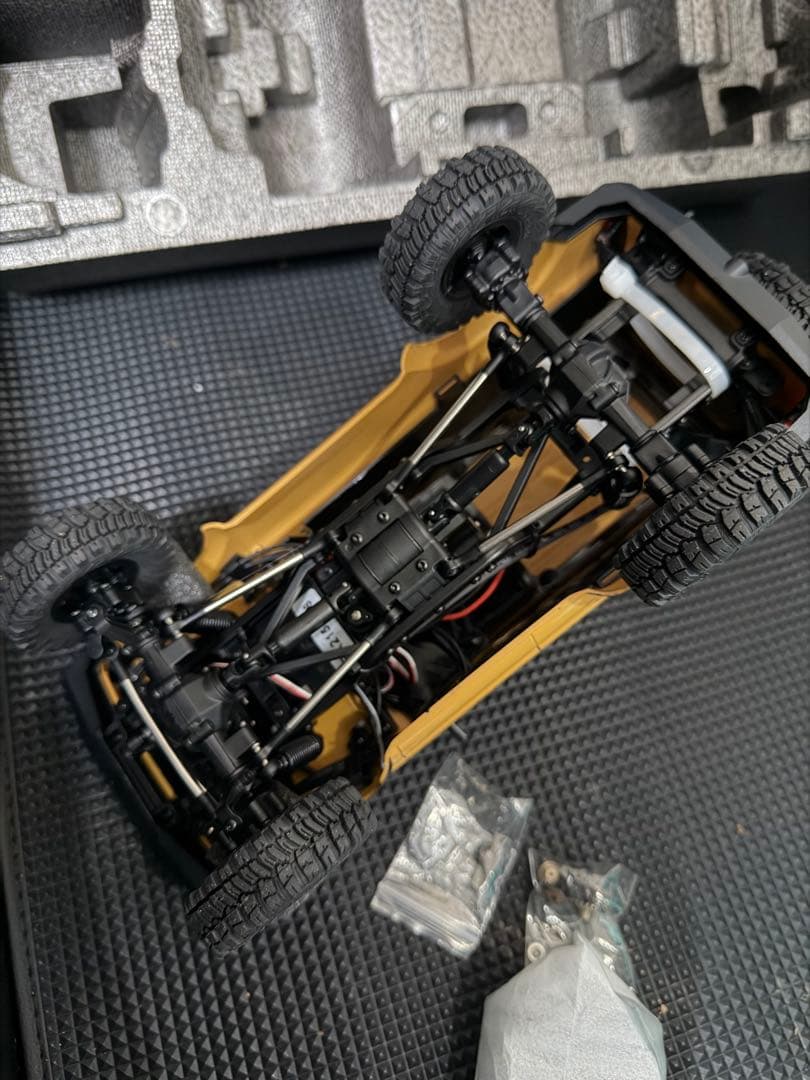 ぷ*ょ様 FMS FCX18 トヨタ ランドクルーザー LC80 RTR ライセ