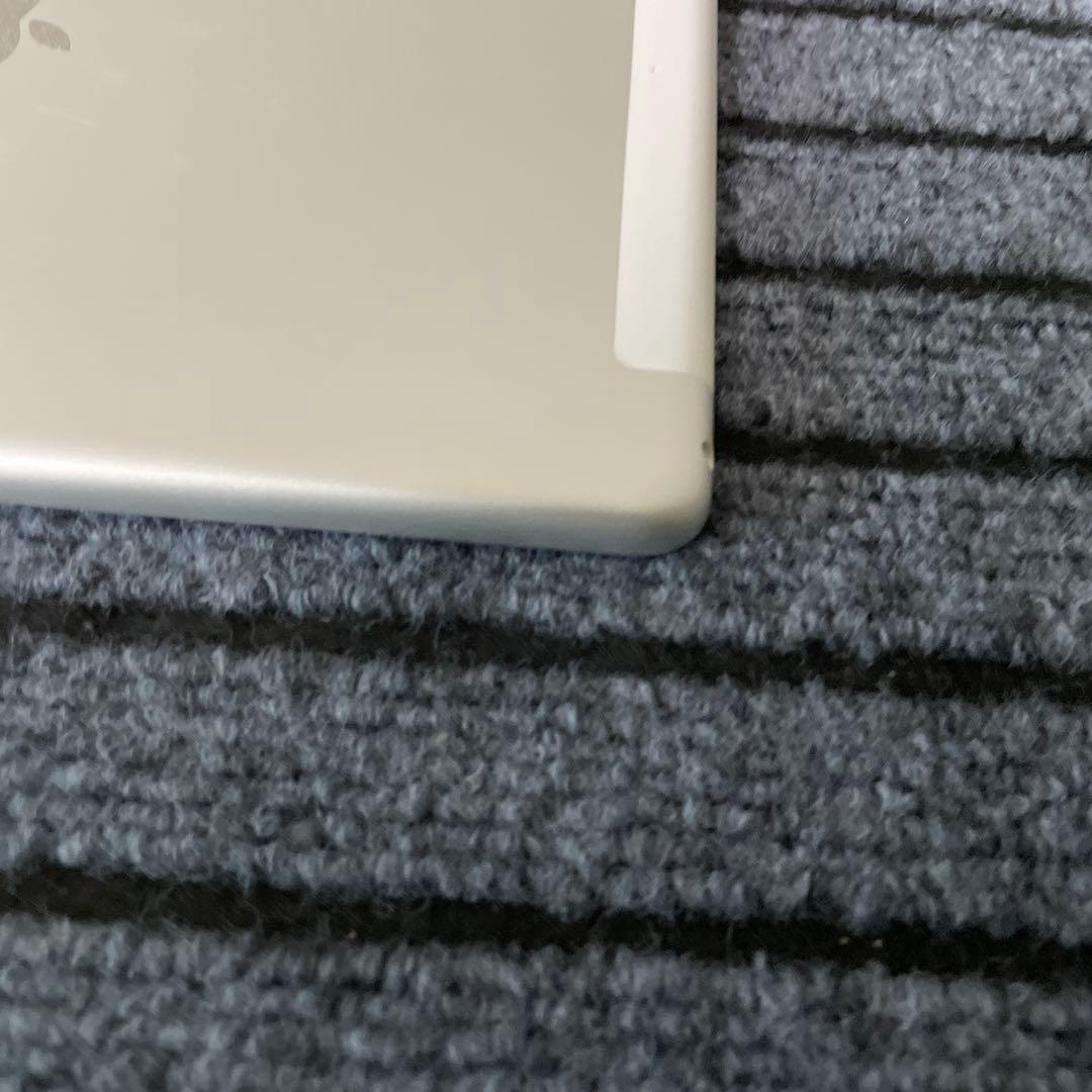 5 iPad 7世代 128GB SIMフリー シルバー