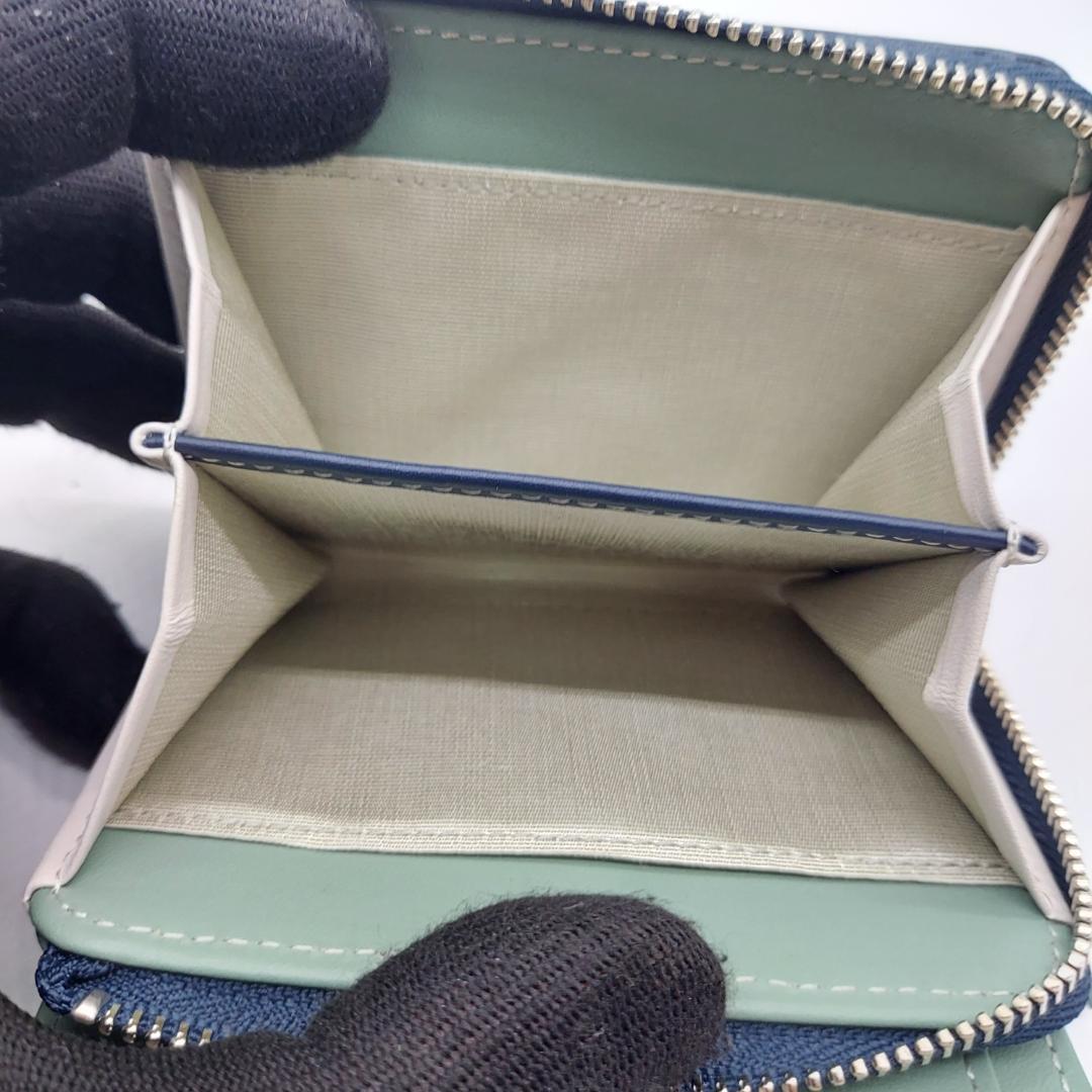未使用品　ニナニナリッチ　二つ折り財布　革