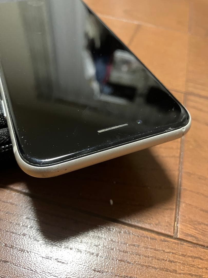 Apple iPhone SE ホワイト SIMフリー 64GB