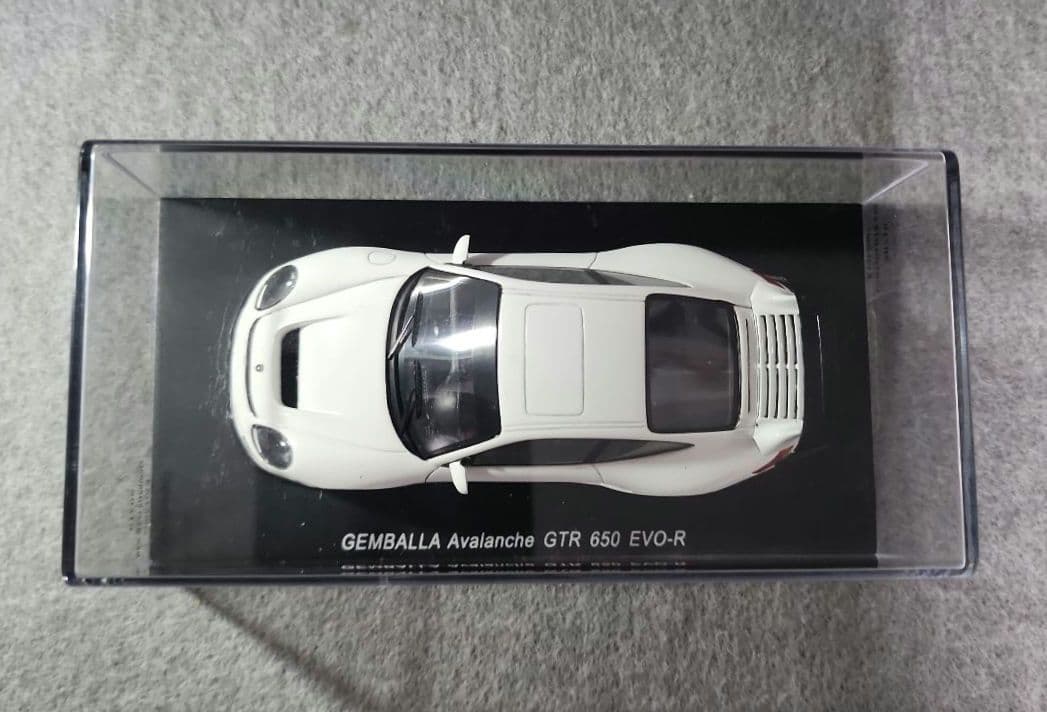 スパーク 1/43スケール ポルシェGEMBALLA Avalanche GTR