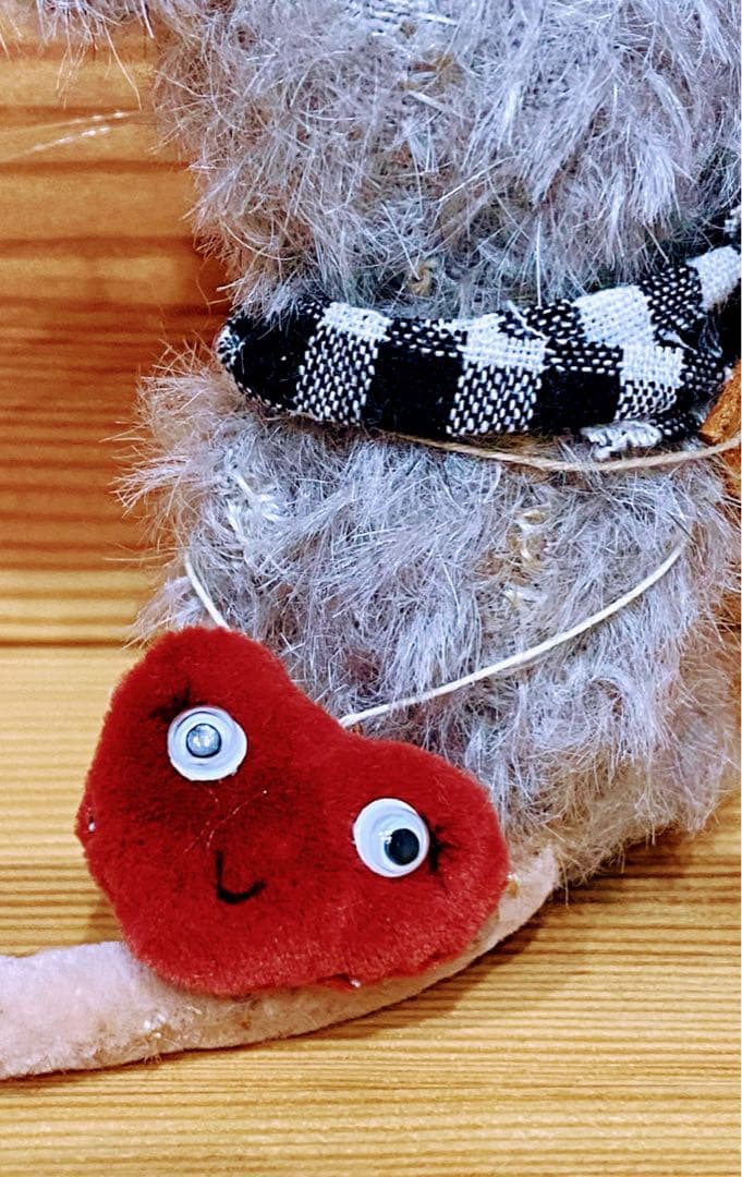 【haco_deco作品】ぬいぐるみ ネズミ マフラー＆赤ポシェット グラスアイ