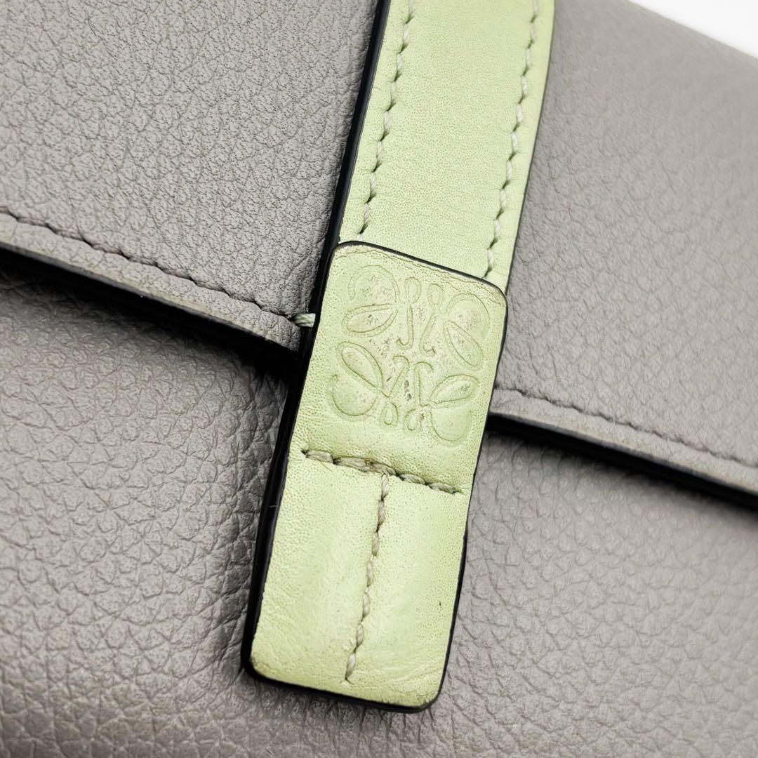 ロエベ LOEWE 三つ折り財布 バーティカルウォレット アナグラム グレージュ