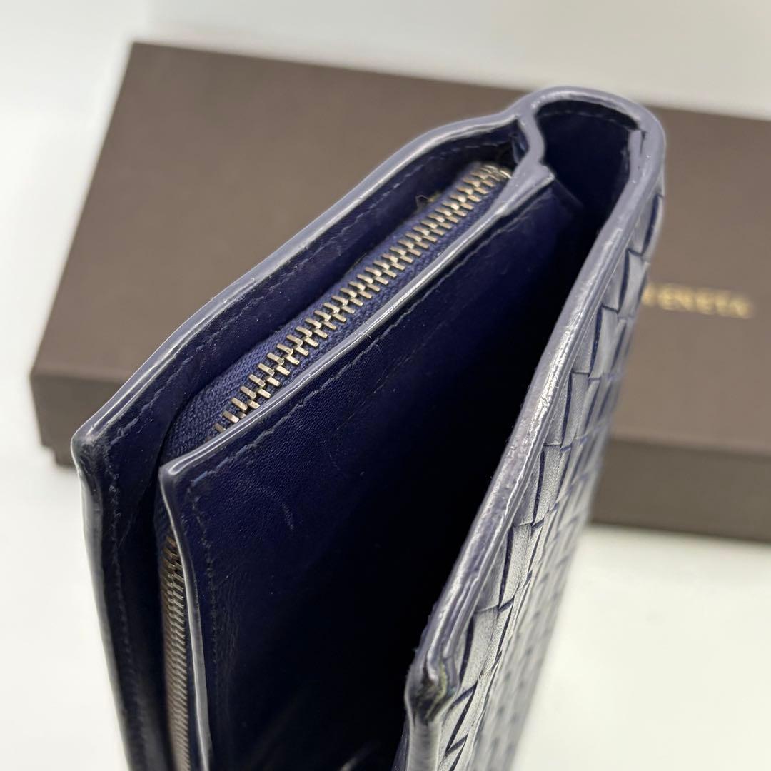 美品！BOTTEGA VENETA☆イントレチャート ２つ折り財布 ネイビー！