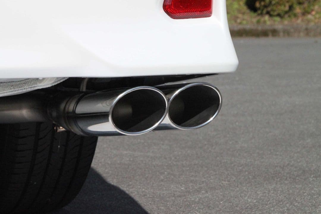 さとshinさん専用 ヴォクシーZSZRR85W 4WD フジツボ マフラー