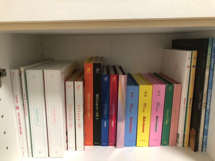 TWICE アルバム CD トレカ 缶バッチ