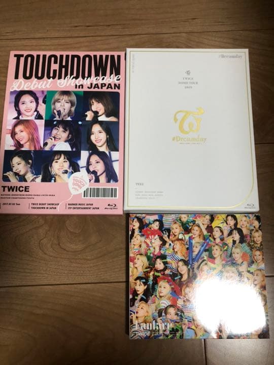 TWICE アルバム CD トレカ 缶バッチ