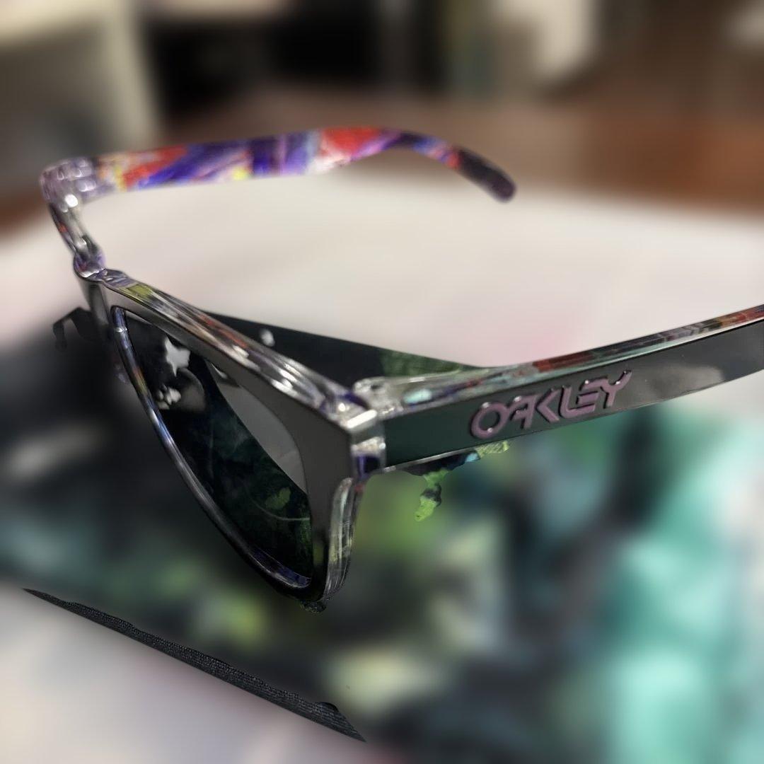 OAKLEY FROGSKINS ブラック　カラフルフレーム　PRIZUMレンズ