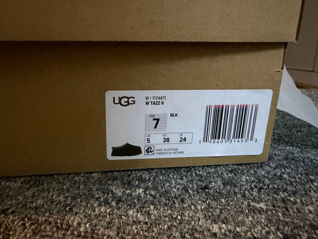 UGG Tazz II ブラック 7 (38)