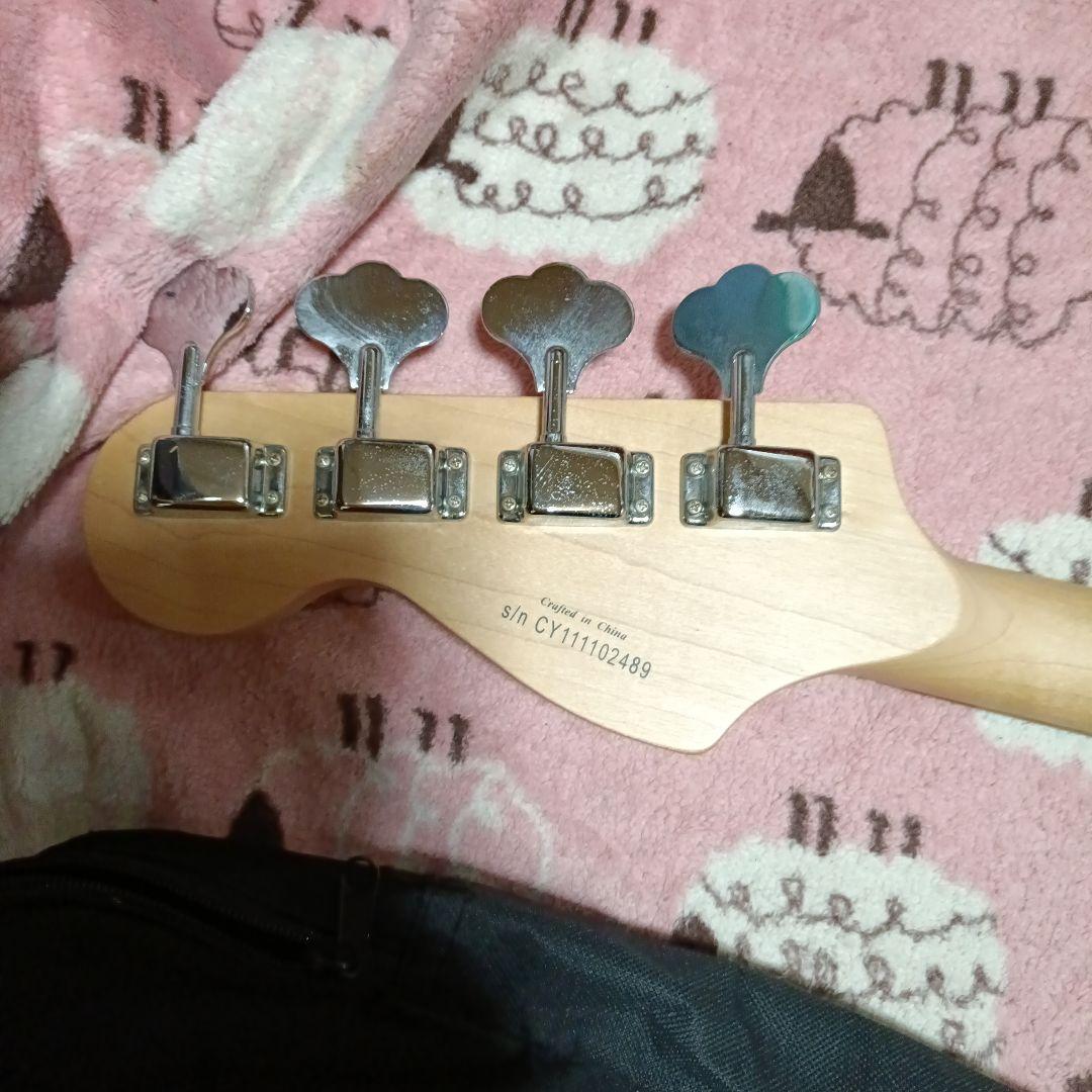 Squier J-Bass ブラック ギグバッグ付き
