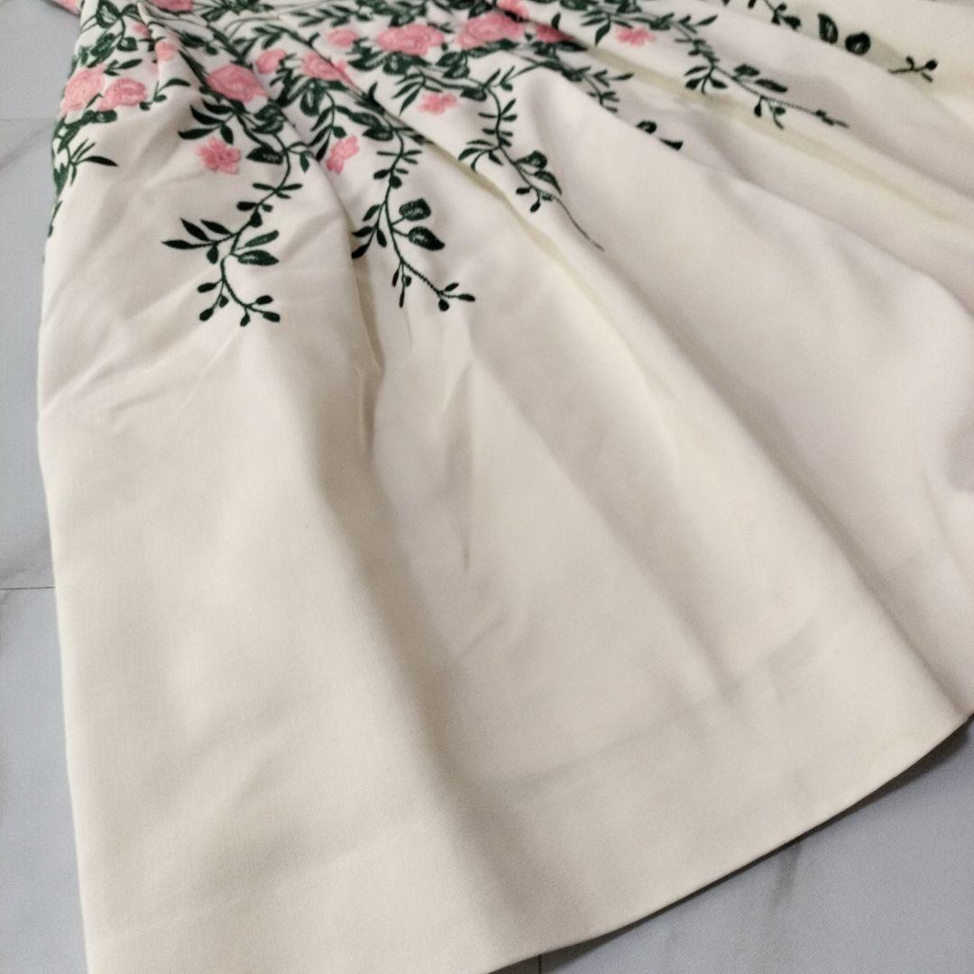 専用！M’S GRACY 花柄刺繍 クリーム色 ひざ丈ワンピース 半袖
