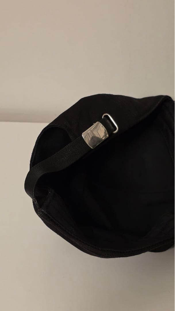 Alexander McQueen ブラック　キャップ