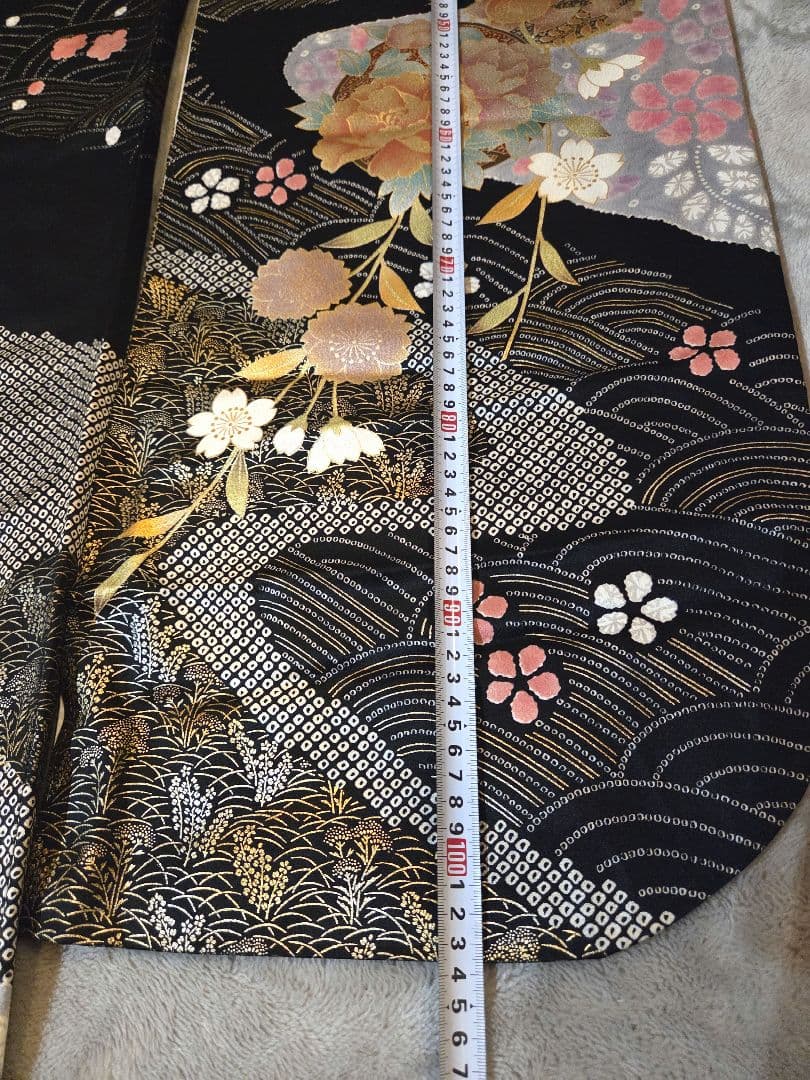 黒地に映える無数の桜　正絹　 結婚式　入学式　花見　卒業式に　美品