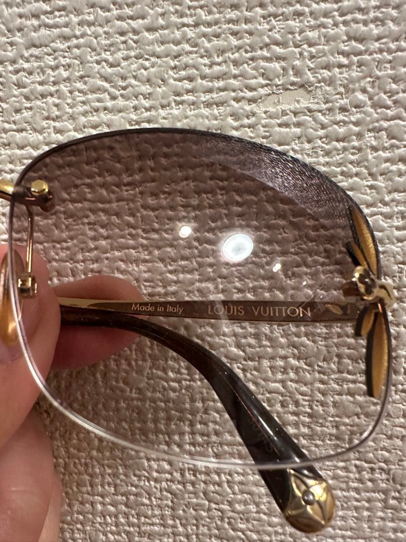 LOUIS VUITTON レディース　サングラス