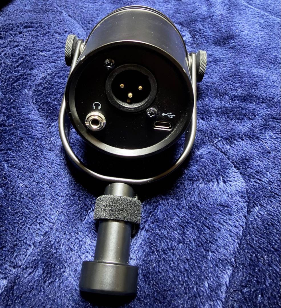 SHURE MV7（ハードケース付）
