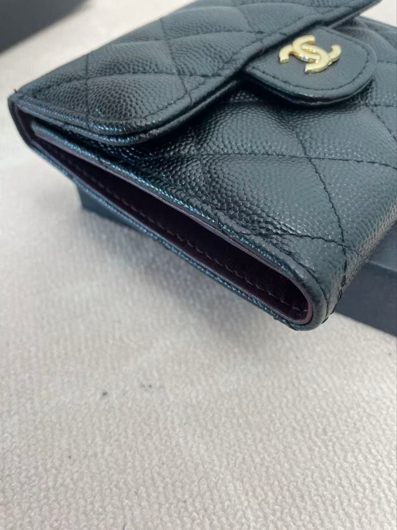 CHANEL 黒 三つ折り財布 キルティング