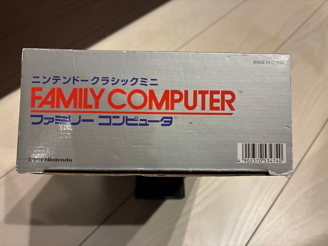 アダプタ付　ニンテンドークラシックミニ ファミリーコンピュータ　すぐに遊べる