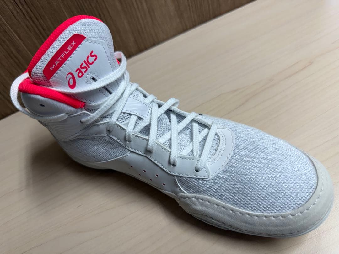 ガネ　asics ボクシングシューズ ハイカット ホワイト