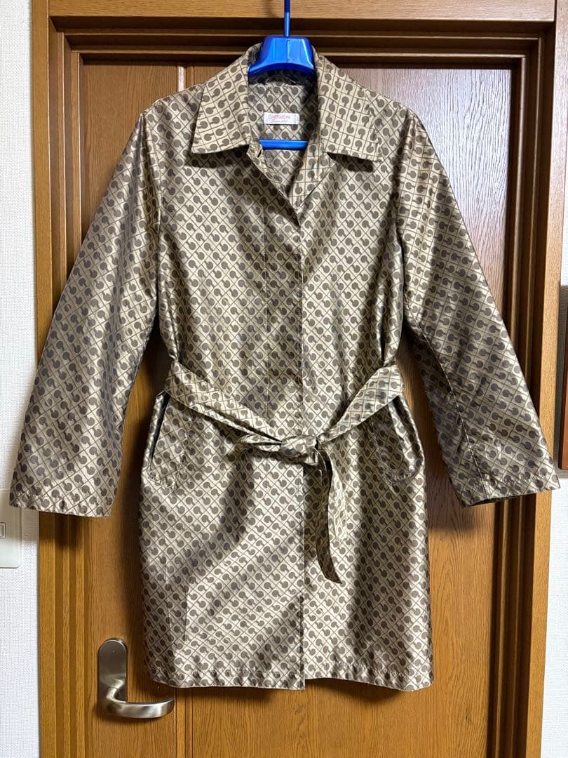 GHERARDINI モノグラム　シグネイチャー　コート　38 ゴールド