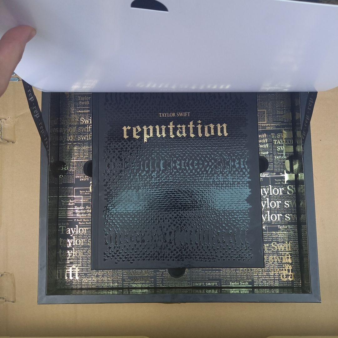 テイラースウィフト 直筆サイン スタジアムツアーCD特別デザインジャケットVIP