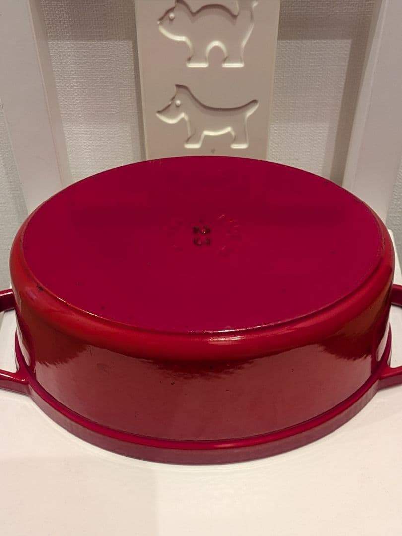 STAUB　ストゥブ　オーバル　楕円型　両手鍋　レッド　23cm