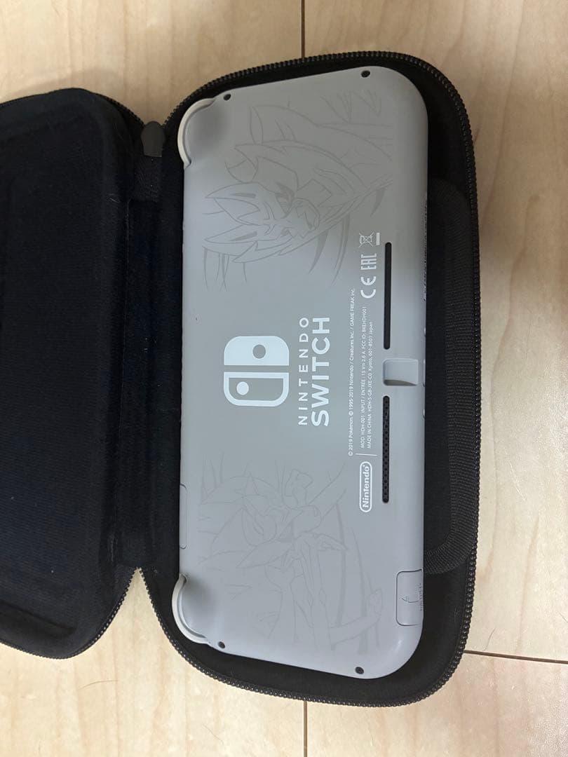 a*i様 Nintendo Switch Lite ザシアンザマゼンタ ケース付