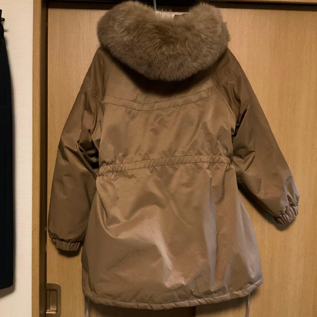 レディース　ファー付きベージュモッズコート　(ヤマダヤ)
