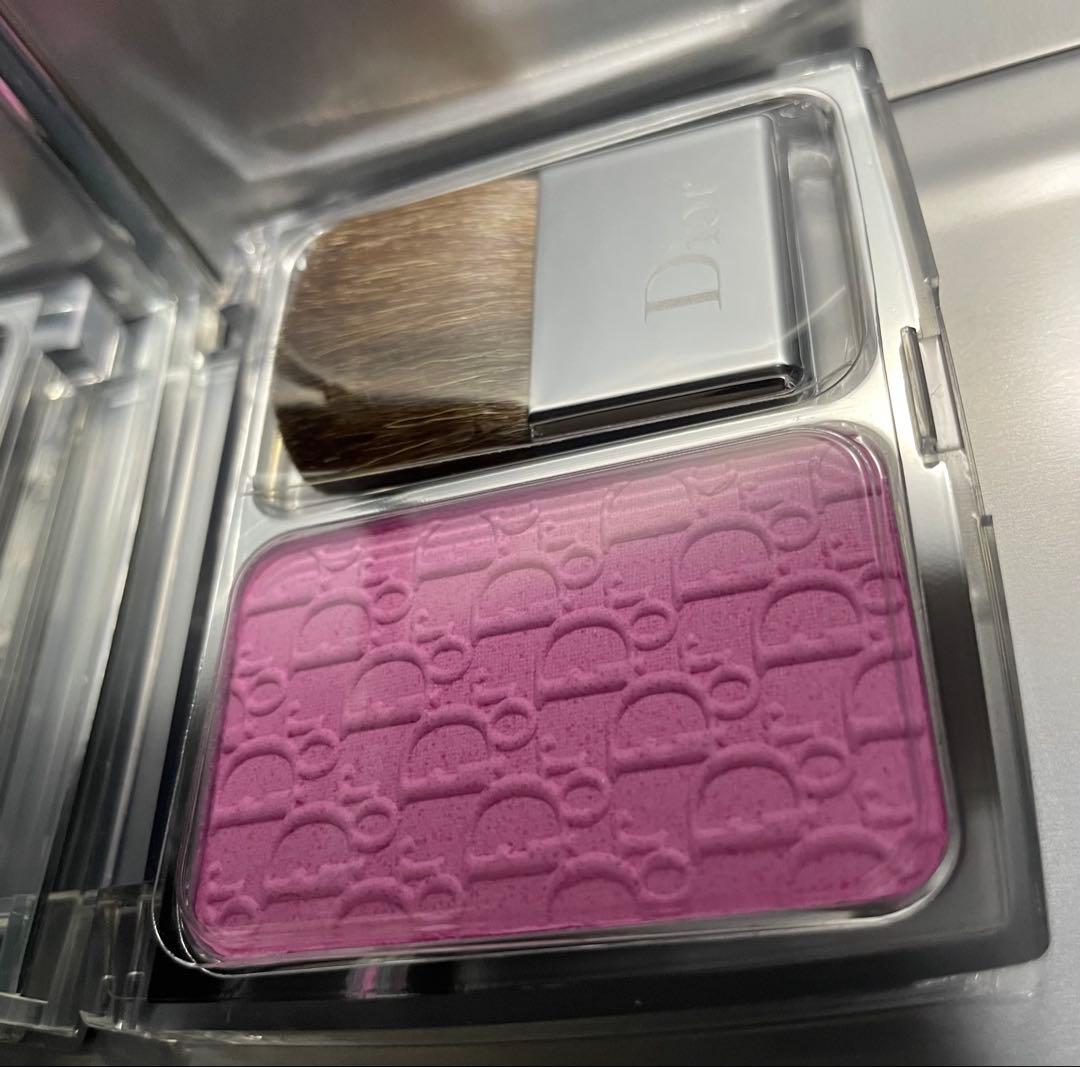 ディオール　ロージーグロウ 001 チーク フェイスパウダー　Dior