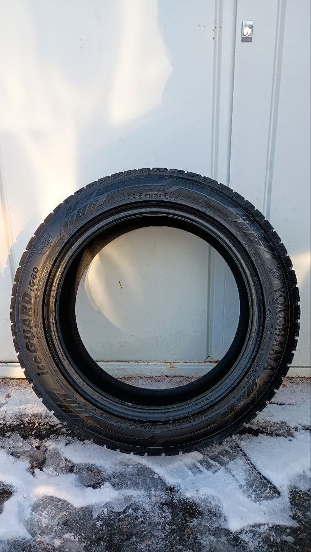 ①ヨコハマアイスガード6 225/50R17スタッドレス ４本セットの１、2本目