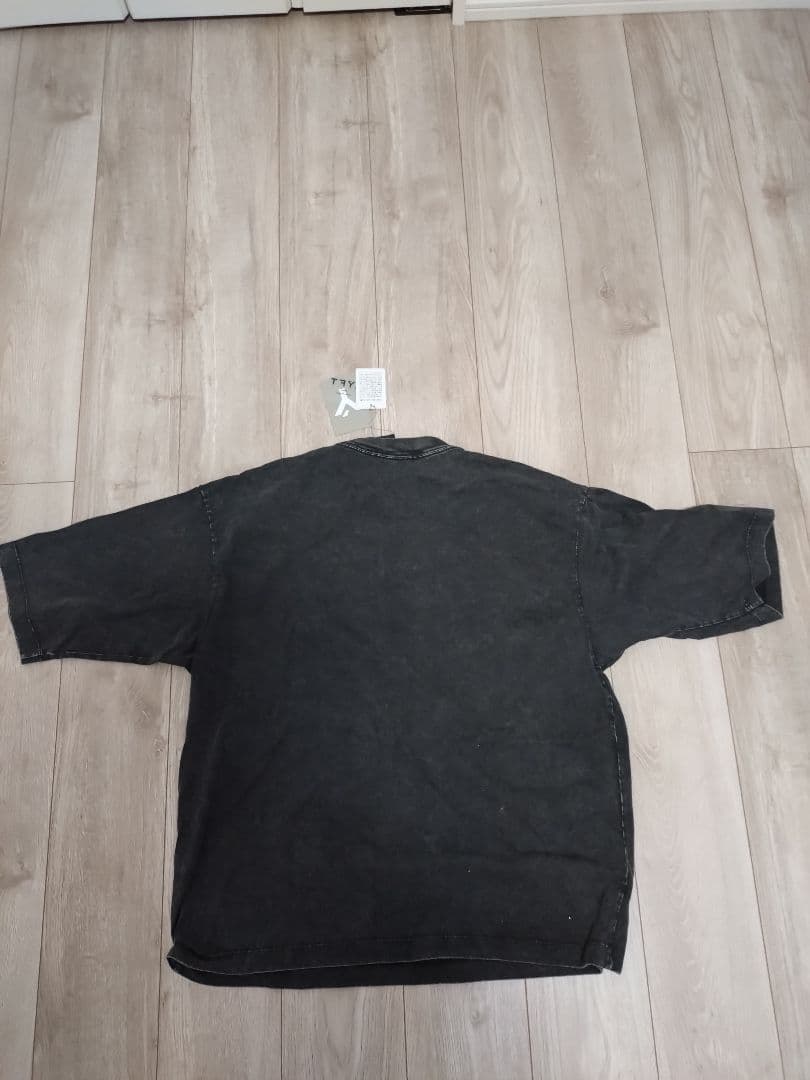 【新品タグ付き】LYFT　Tシャツ　Sサイズ