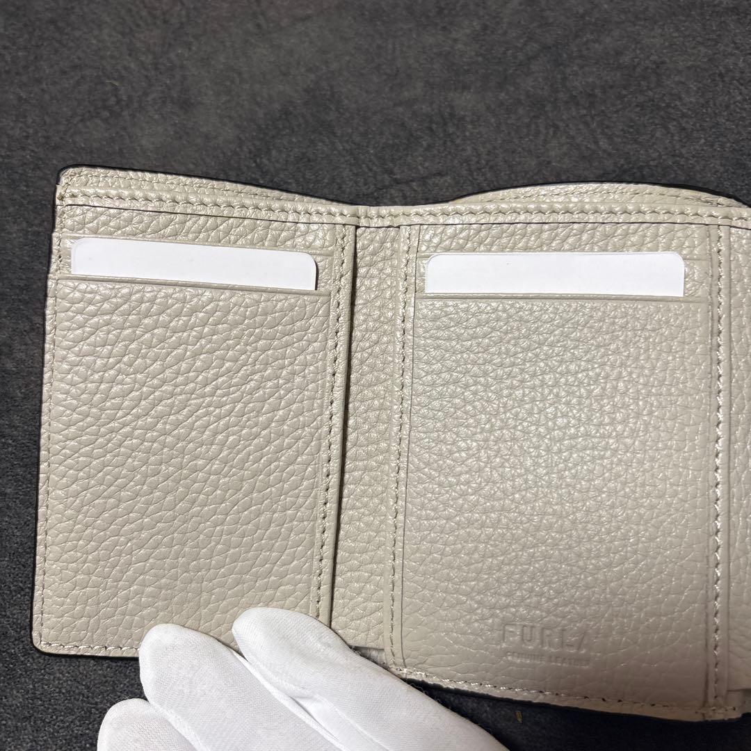 FURLA『Dafne（ダフネ）』 三つ折り財布