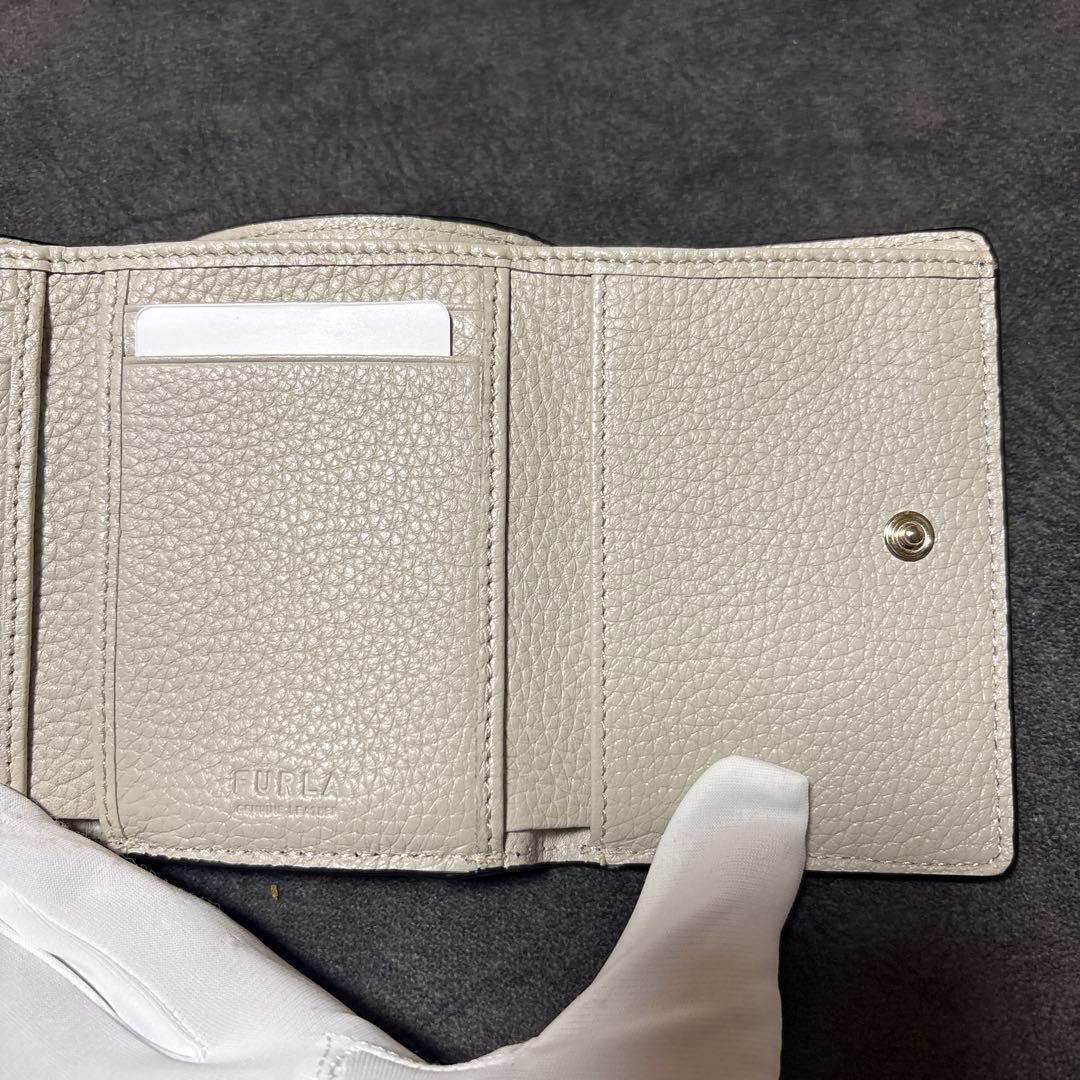 FURLA『Dafne（ダフネ）』 三つ折り財布