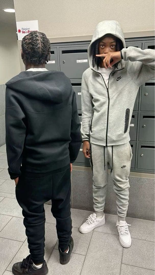 NIKE テックフリース上S下M