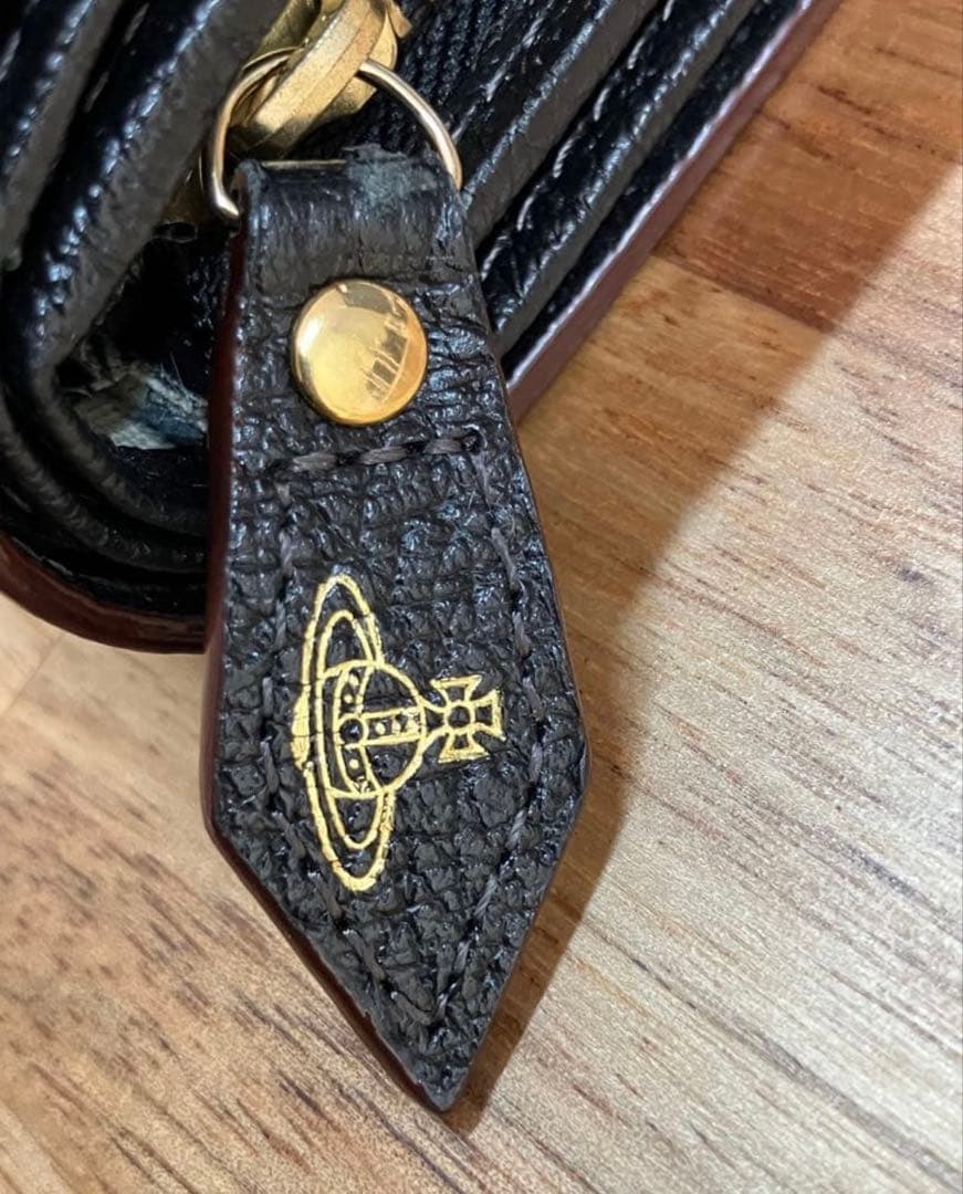 vivienne westwood 三つ折り財布　ゴールドオーブ ブラック