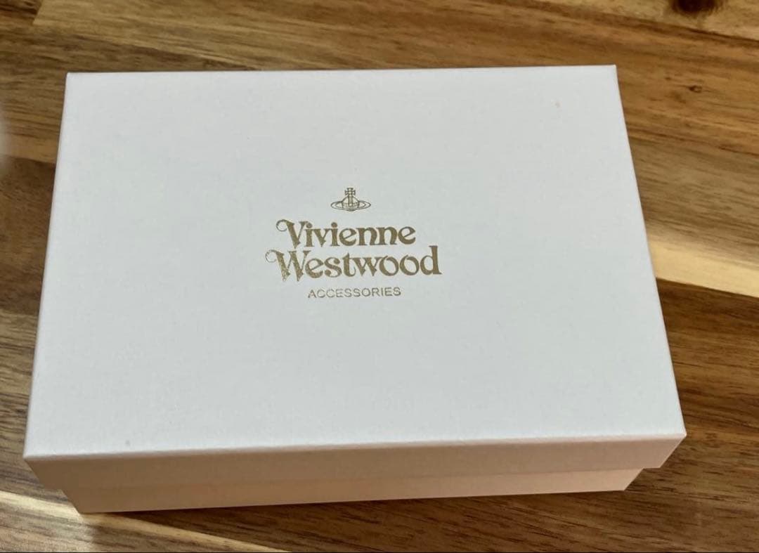 vivienne westwood 三つ折り財布　ゴールドオーブ ブラック