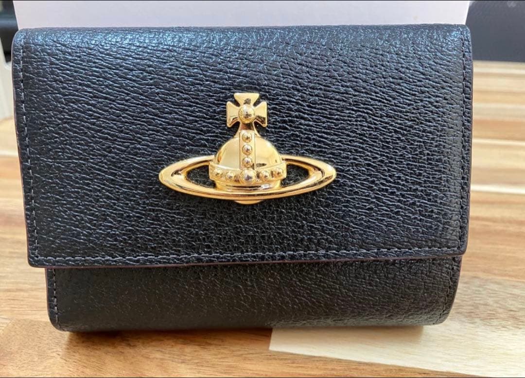 vivienne westwood 三つ折り財布　ゴールドオーブ ブラック