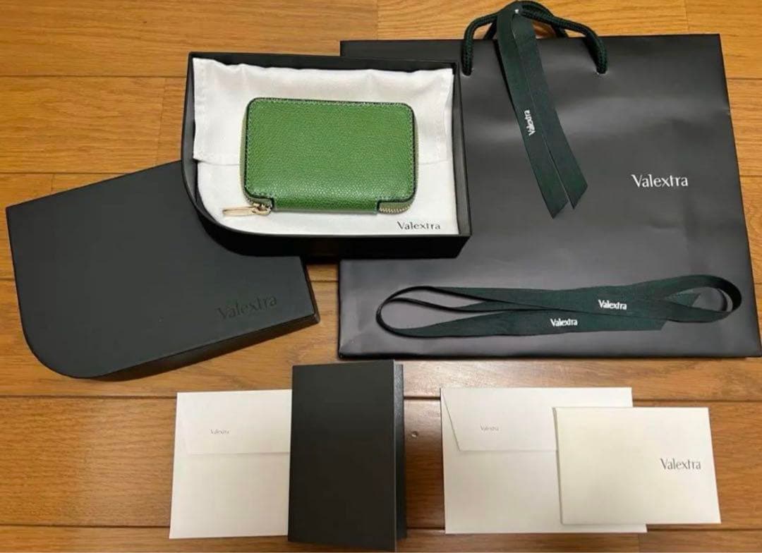 ヴァレクストラ　ミニウォレット　財布　カードケース　フラグメント ケース　新品