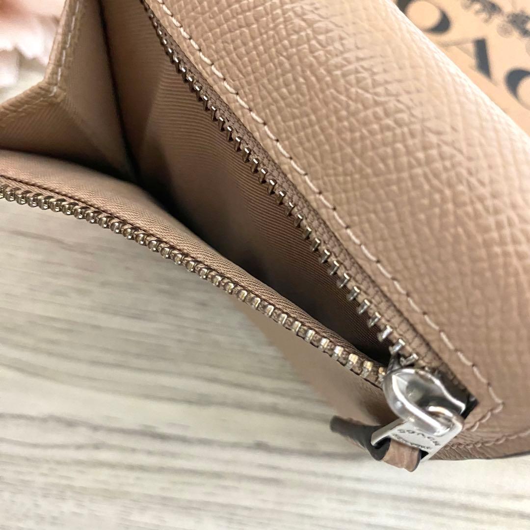 【新品未使用】COACH コーチ　折り財布 ベージュ　レザー　三つ折り財布