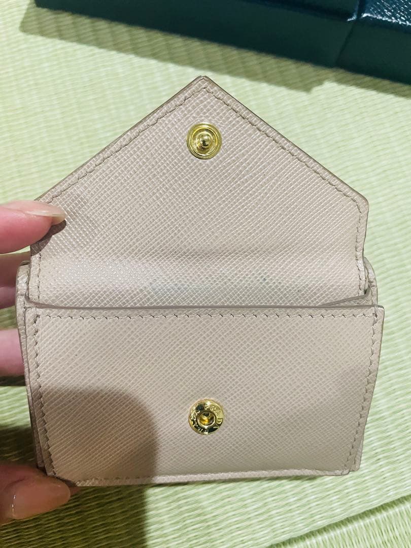 PRADA 三つ折りコンパクト財布