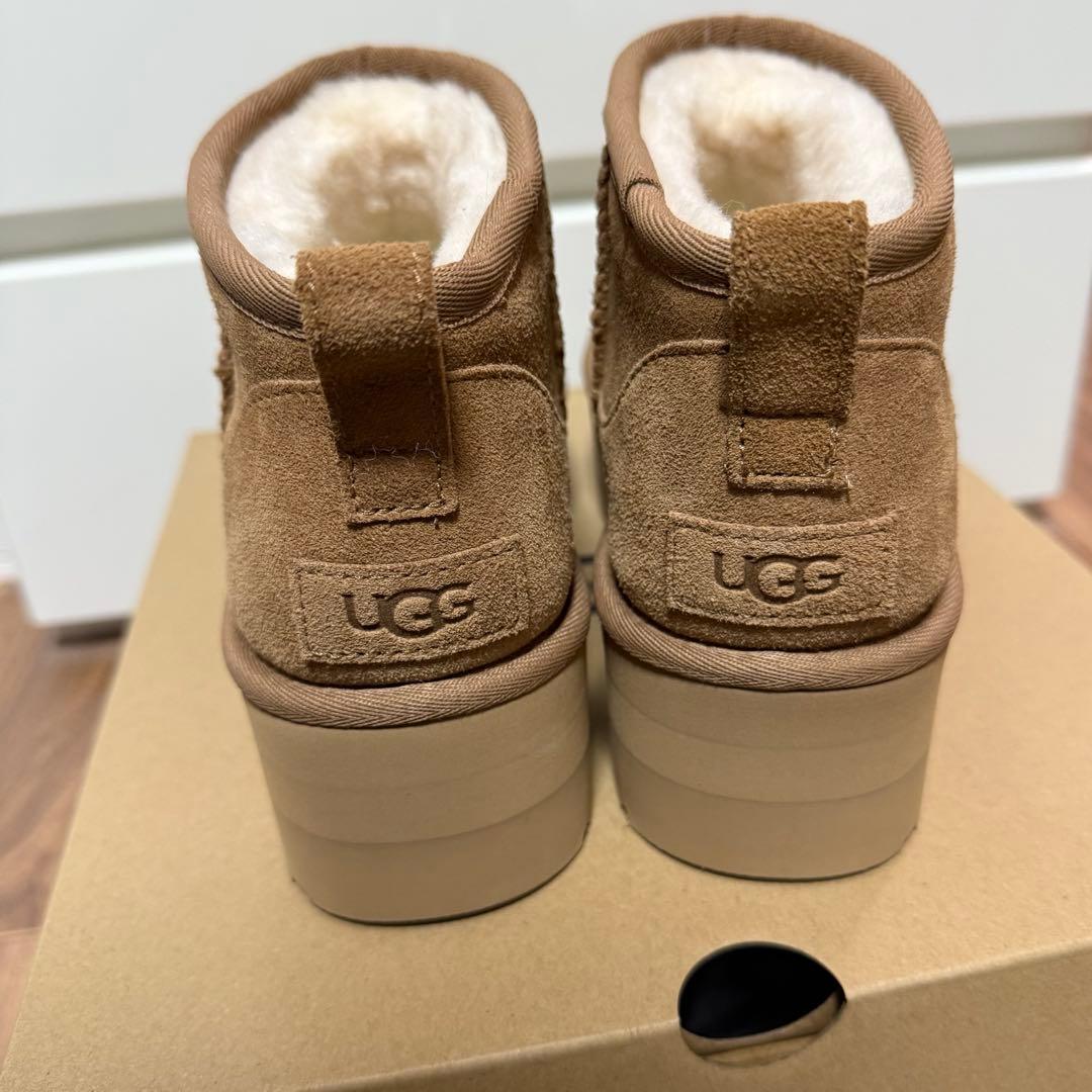 【UGG】 クラシックウルトラミニプラットフォーム