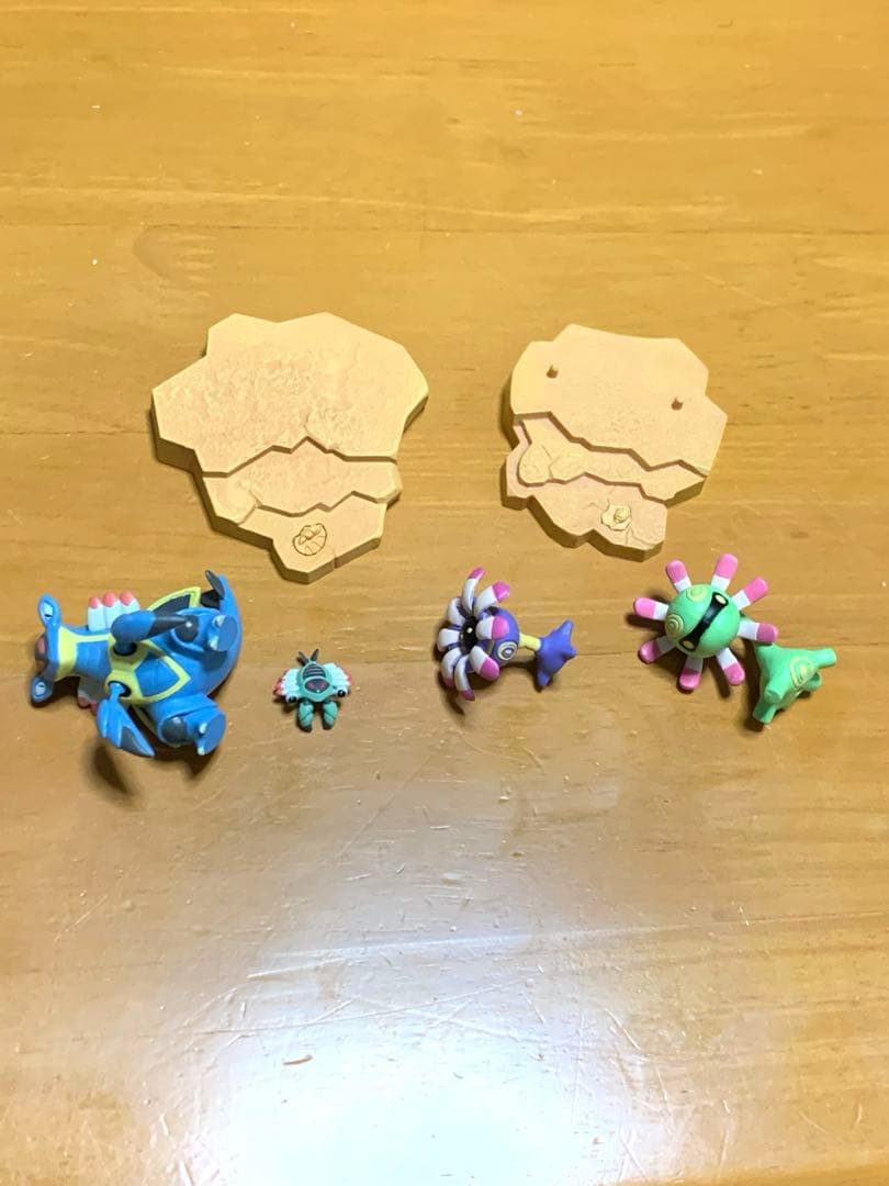 立体ポケモン図鑑　アーマルド　ユレイドル　進化セット