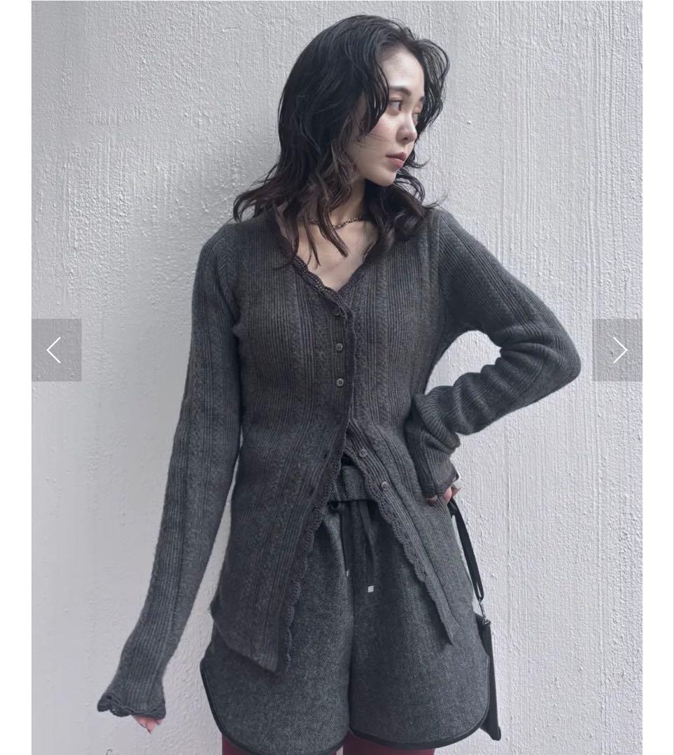 UND PIN TUCK LACE LIKE KNIT TOP グレー