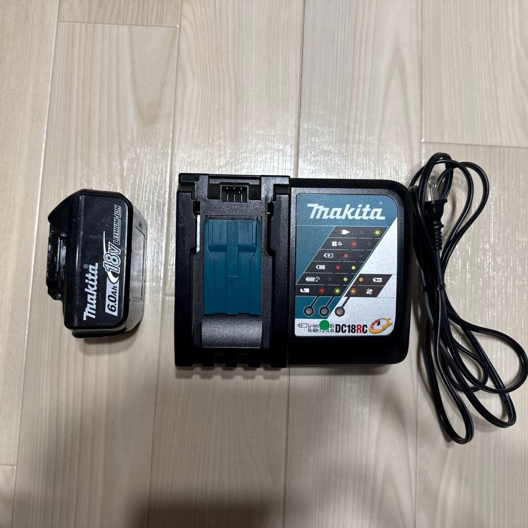 マキタ充電式クリーナ 18V (バッテリー・充電器)CL181FD ホワイト