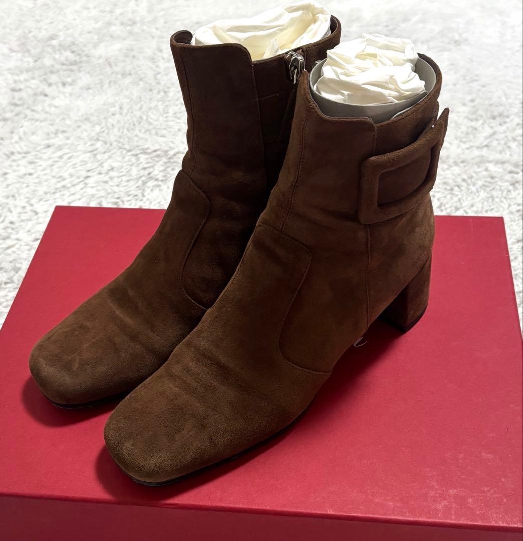 美品 roger vivier ポリー スエード ブーティ ブラウン